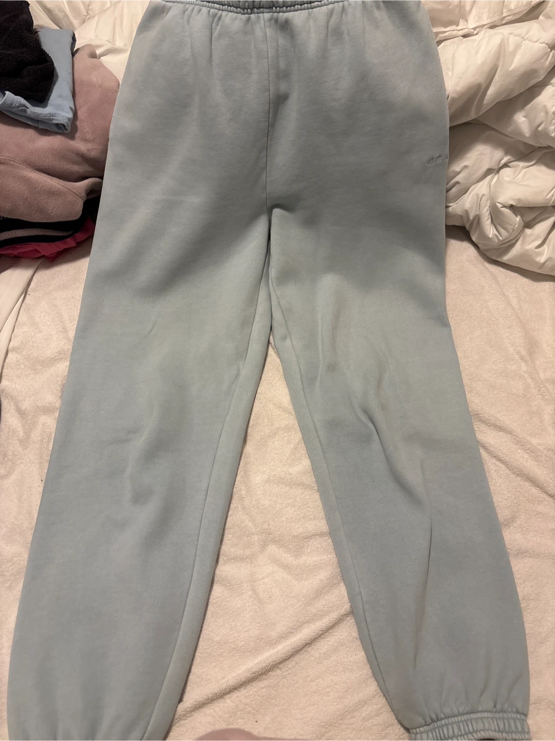 Aritzia MegaFit Sweatpants - Size M - photo 4