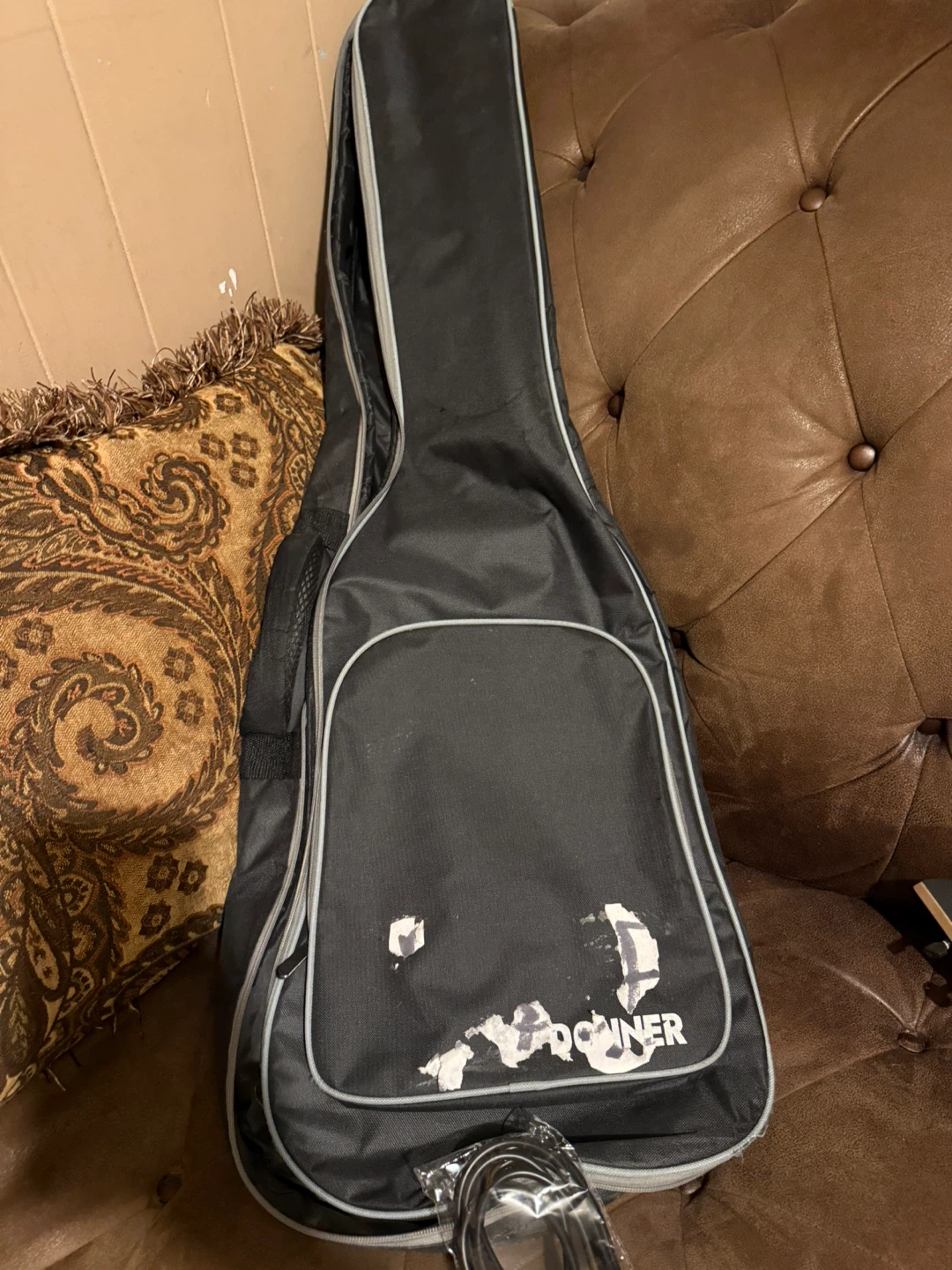 Donner Electric Guitar with Amp & Case - photo 3