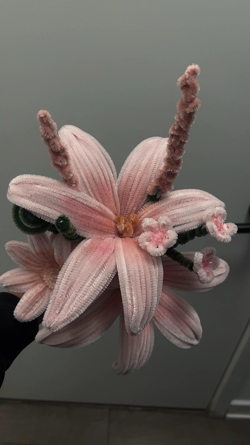 Handmade Chenille Stem Flowers - photo 4