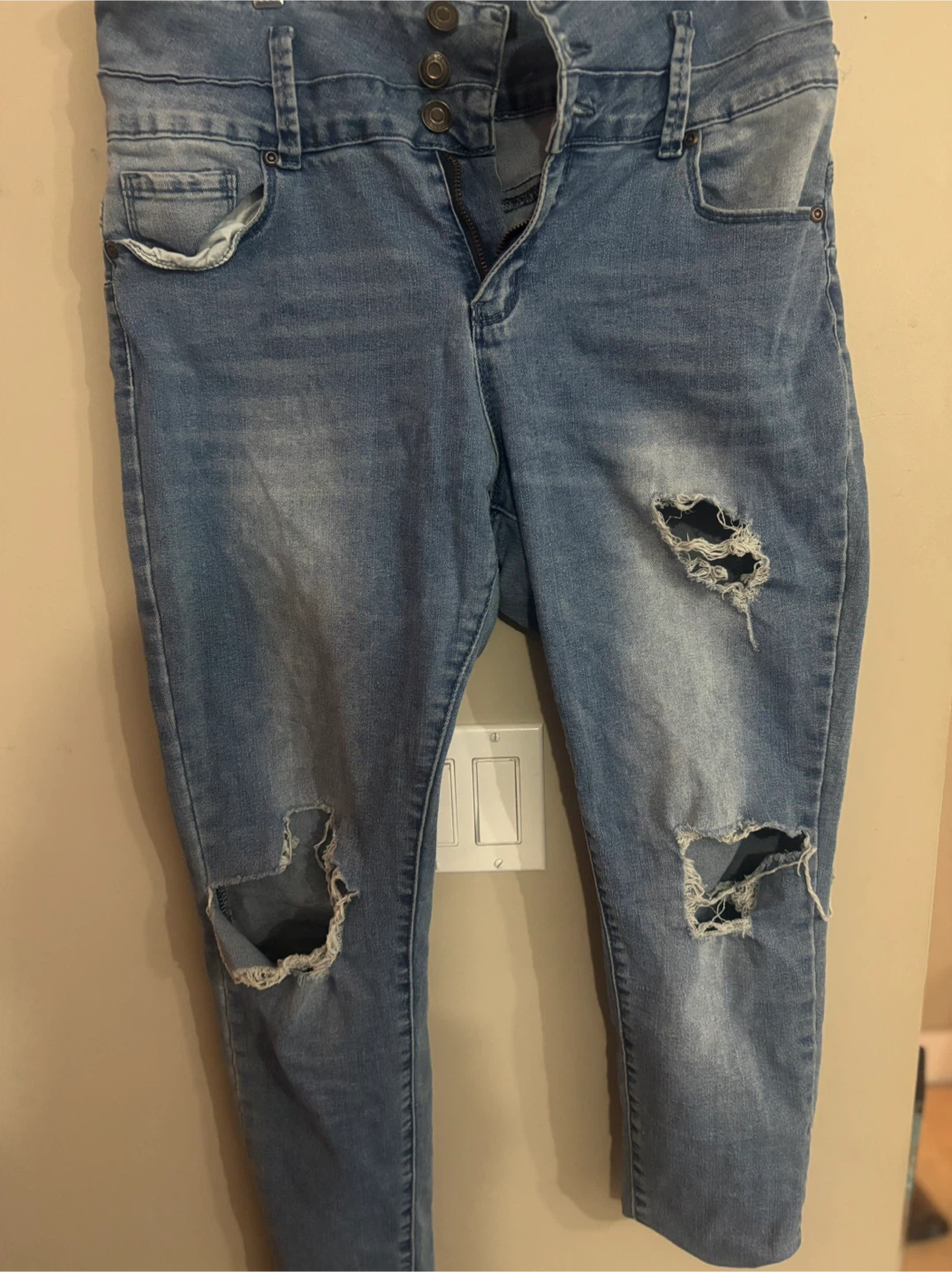 Blue Notes Distressed Jeans - Size 32
