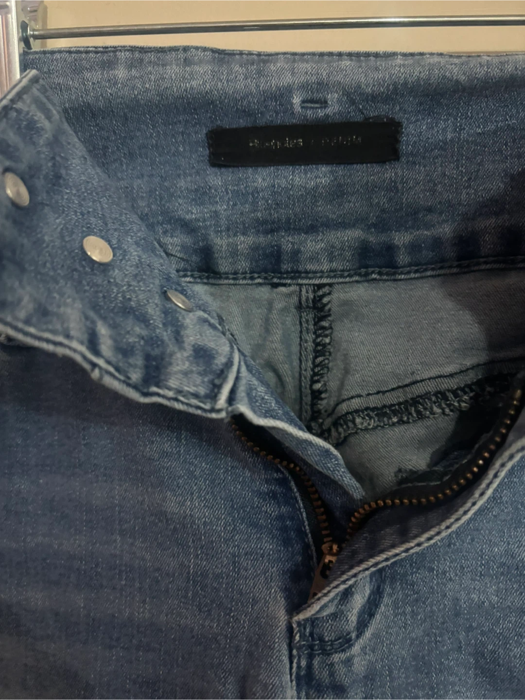 Blue Notes Distressed Jeans - Size 32 - photo 3