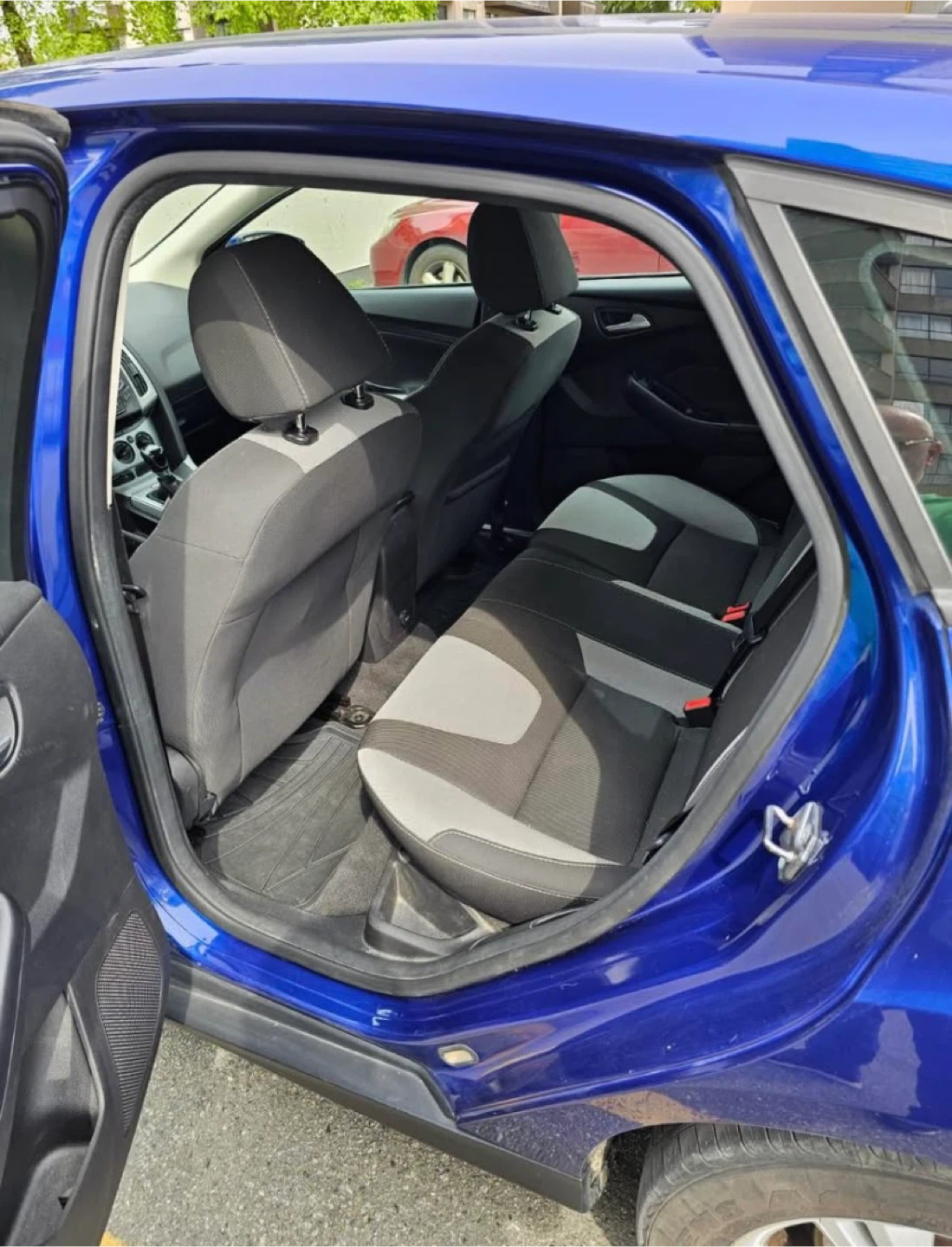 Ford Focus SE 2012 Car - photo 4
