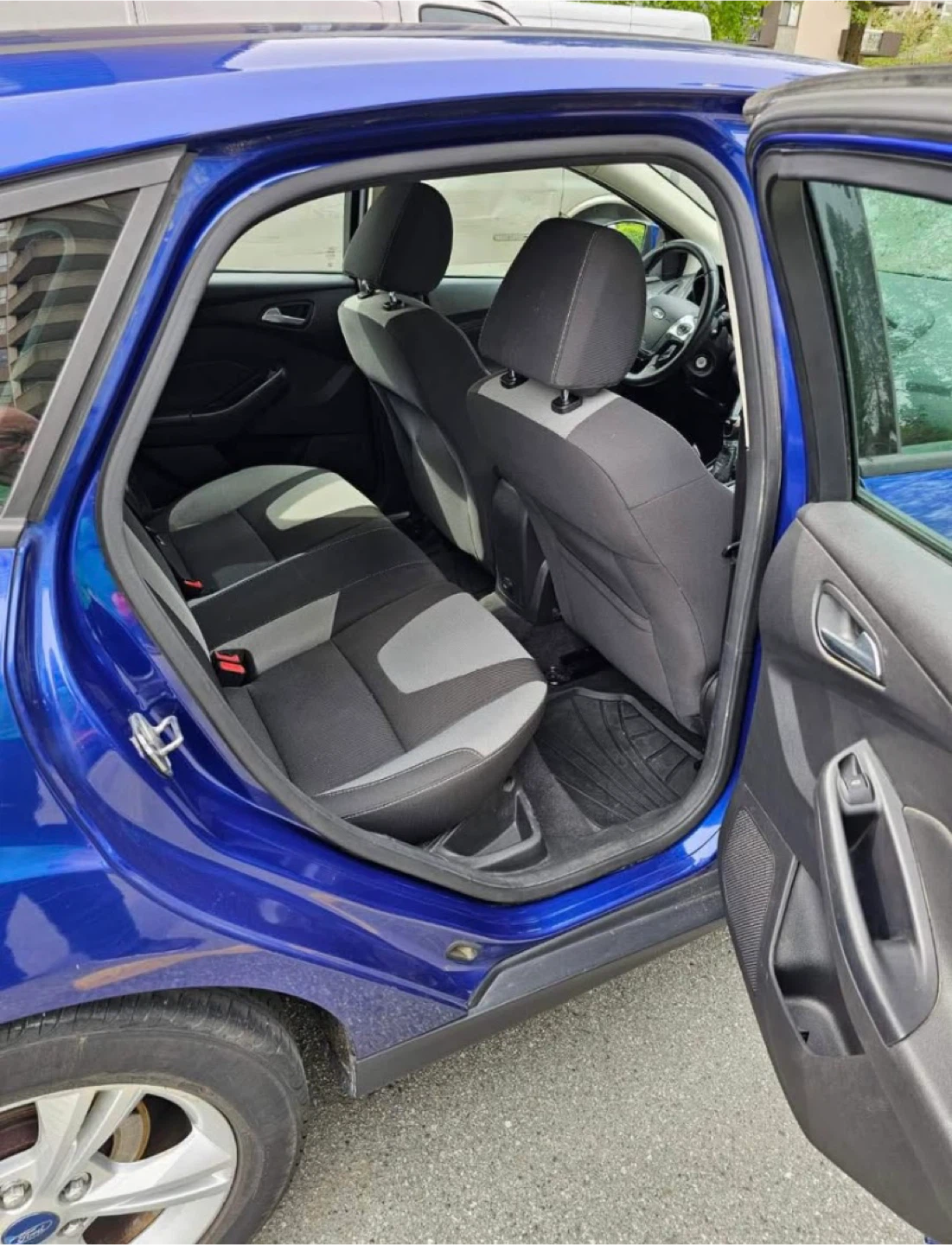 Ford Focus SE 2012 Car - photo 5