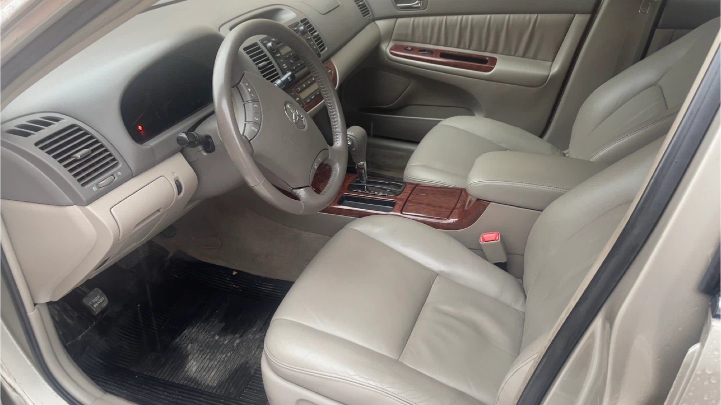 Toyota Camry Sedan - photo 5