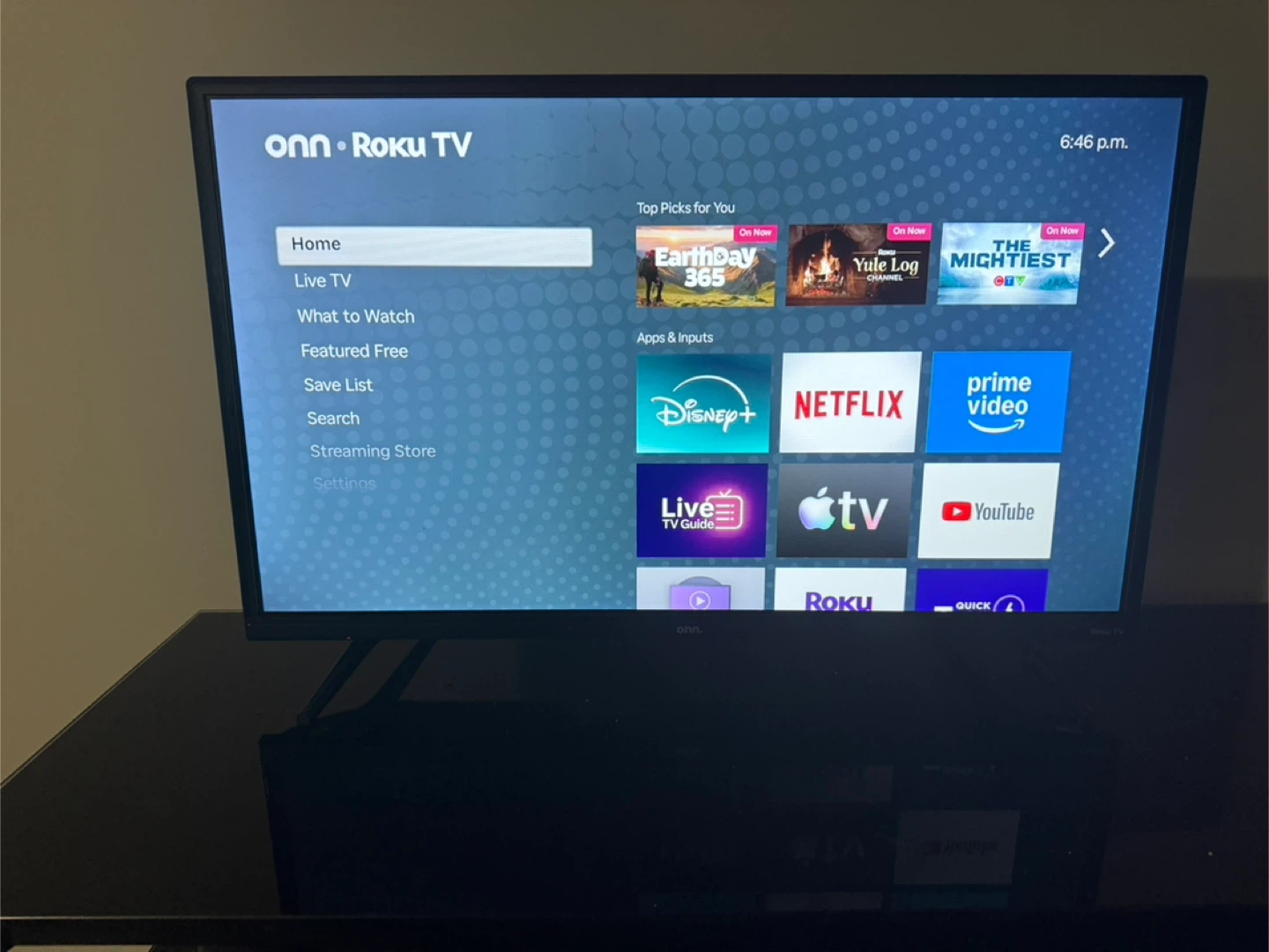 onn. Roku TV 32" LED TV - Model 100122566-CA