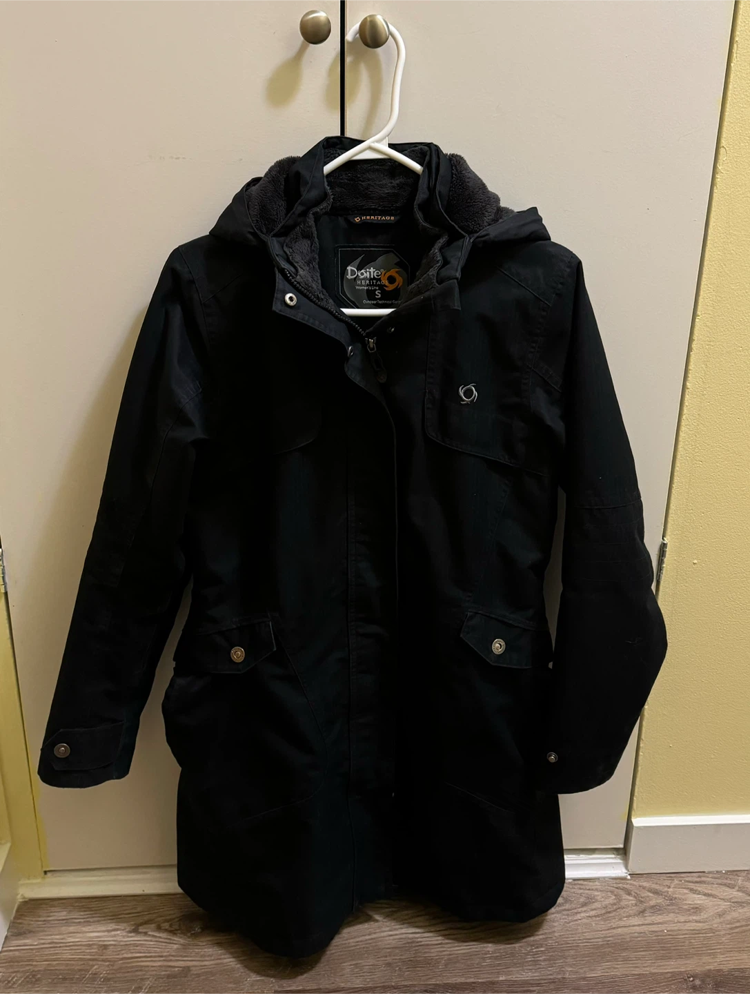 Doite Heritage Women's Black Winter Coat - Size Small