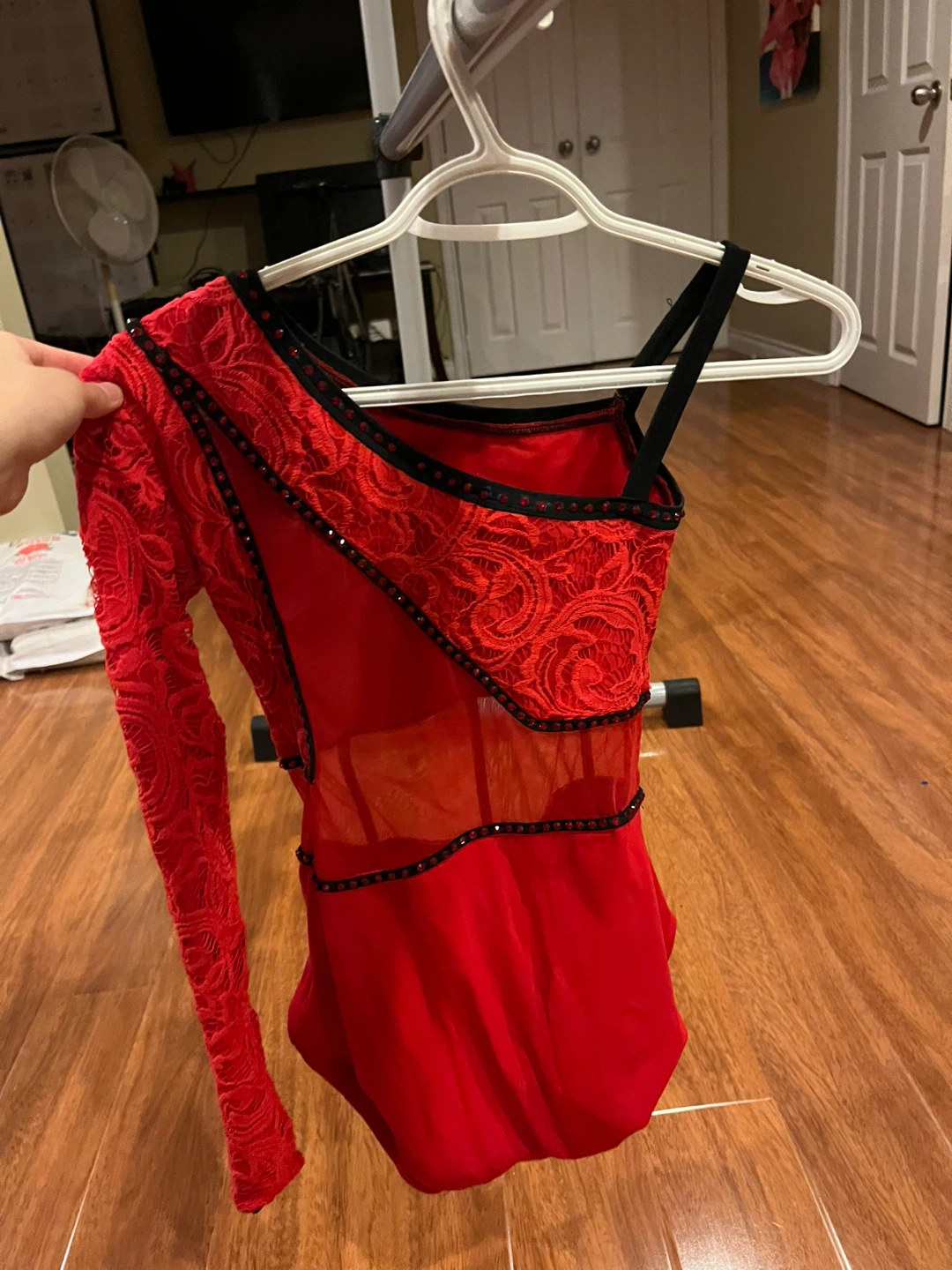 Red and black dance costume - photo 2