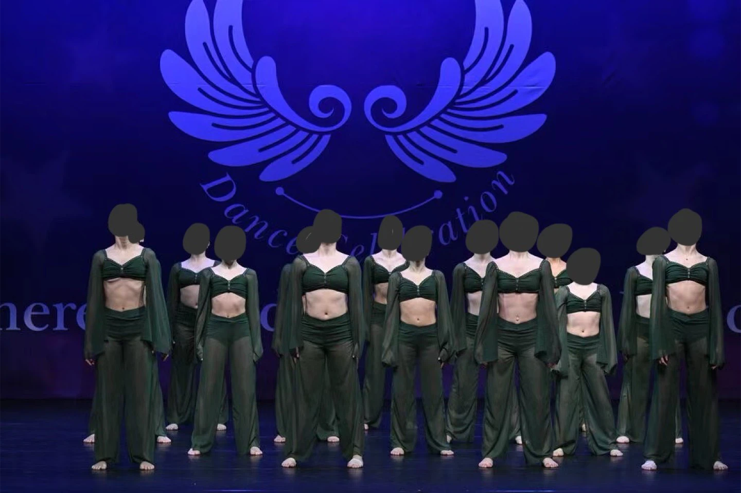Green two piece dance costume - photo 4