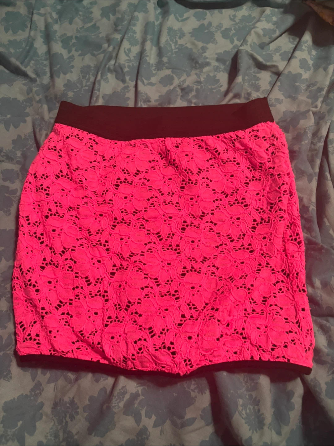Club Rue Pink Lace Mini Skirt - Size M