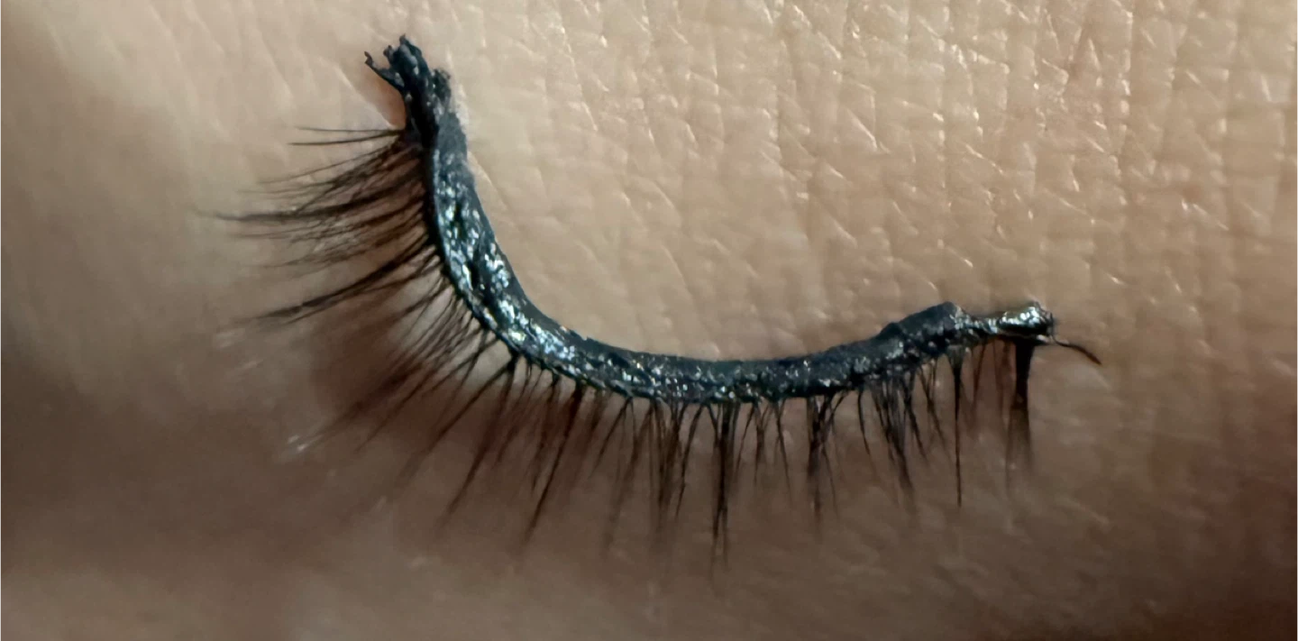 No glue needed, it sticks on easily. False Eyelashes - photo 5