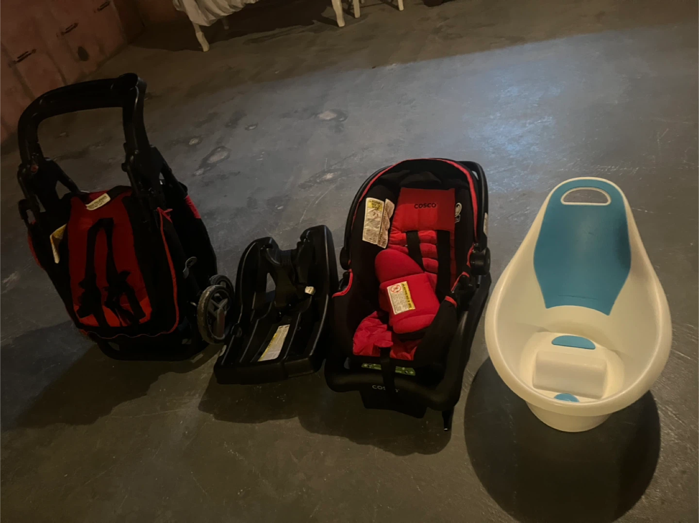 Graco changing table & Cosco car seat/stroller - photo 2