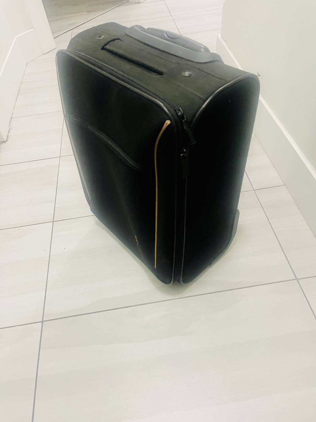 Carry on suitcase - photo 2