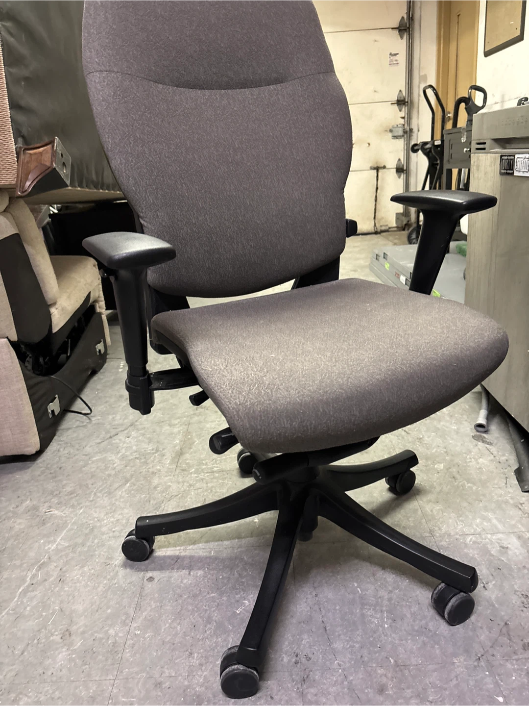 Black Office Chair - photo 2