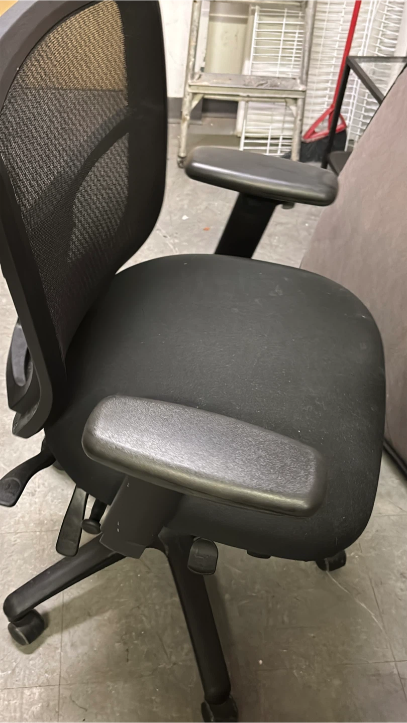 Black Office Chair - photo 3