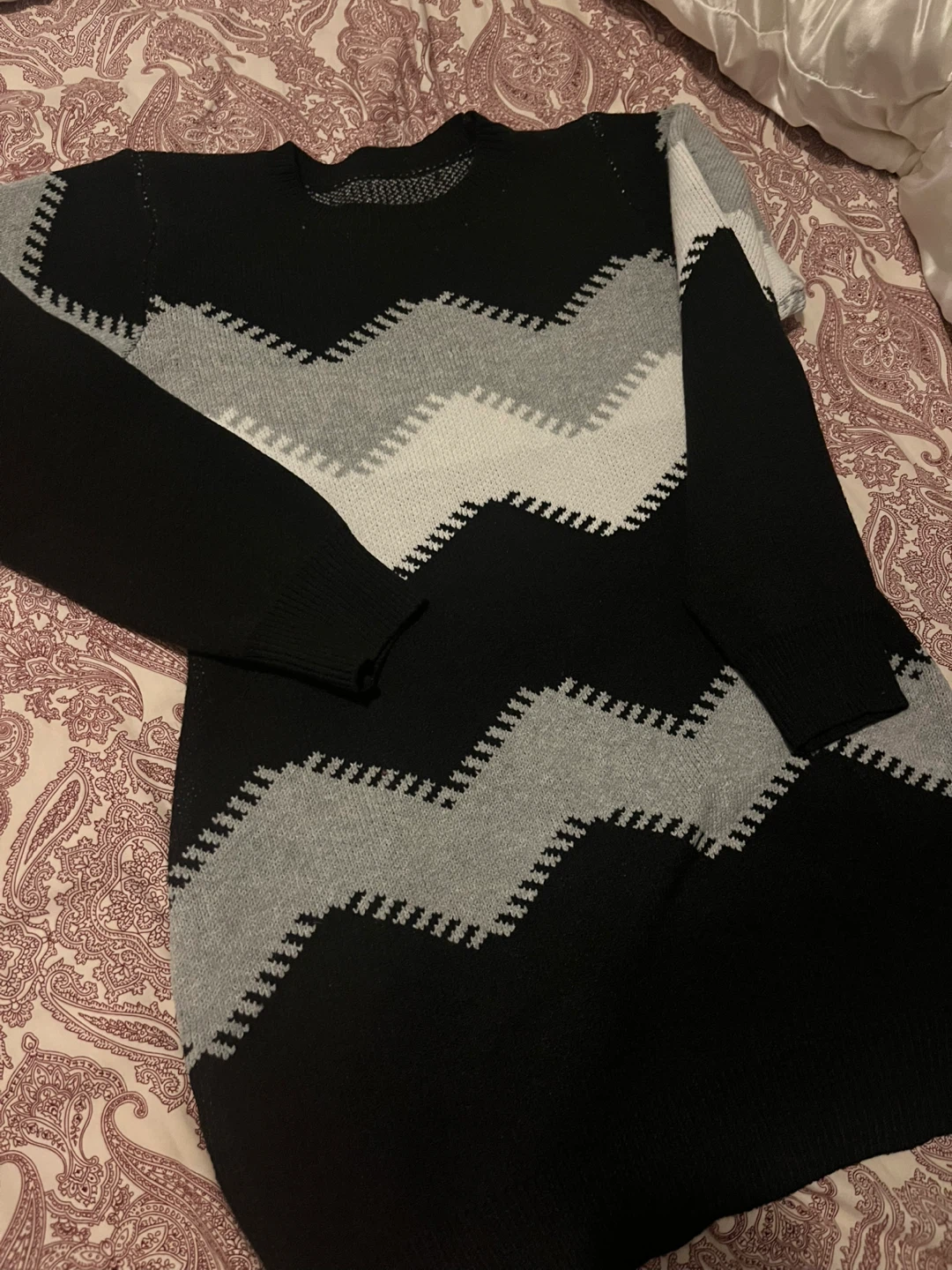 Black & Gray Chevron Knit Sweater Dress - photo 3