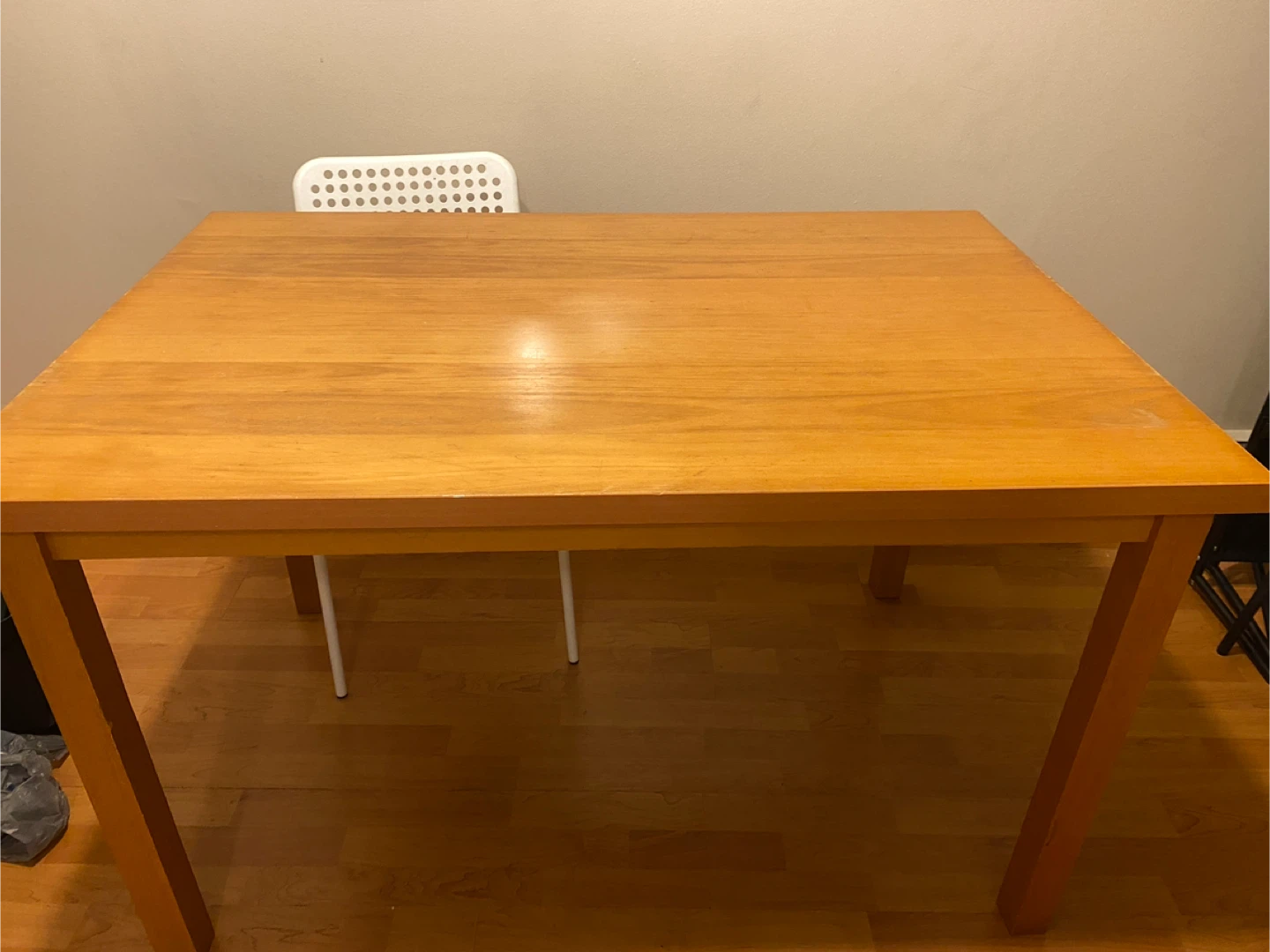 Wooden Dining Table (6people)