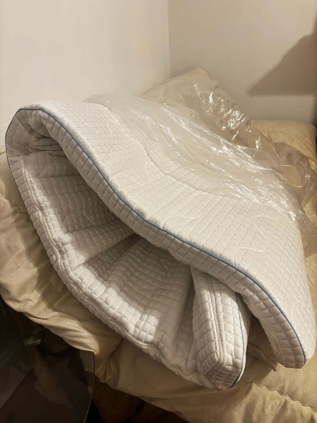 White memory form topper with cover - photo 3