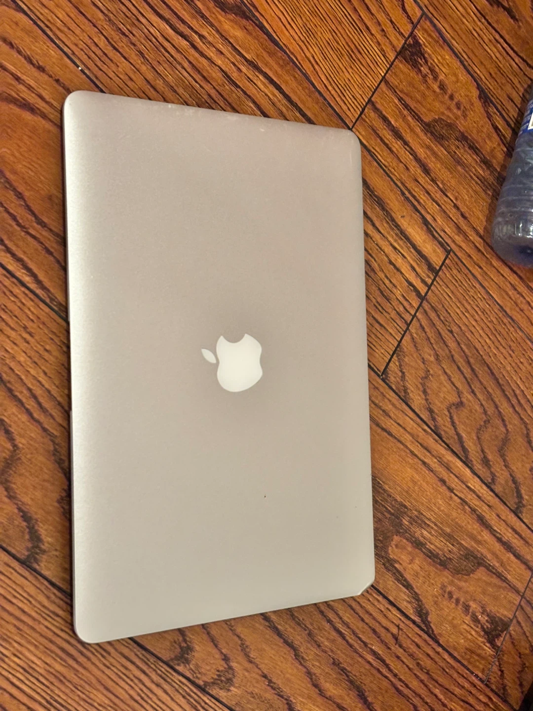 Apple MacBook Air - Charger Included