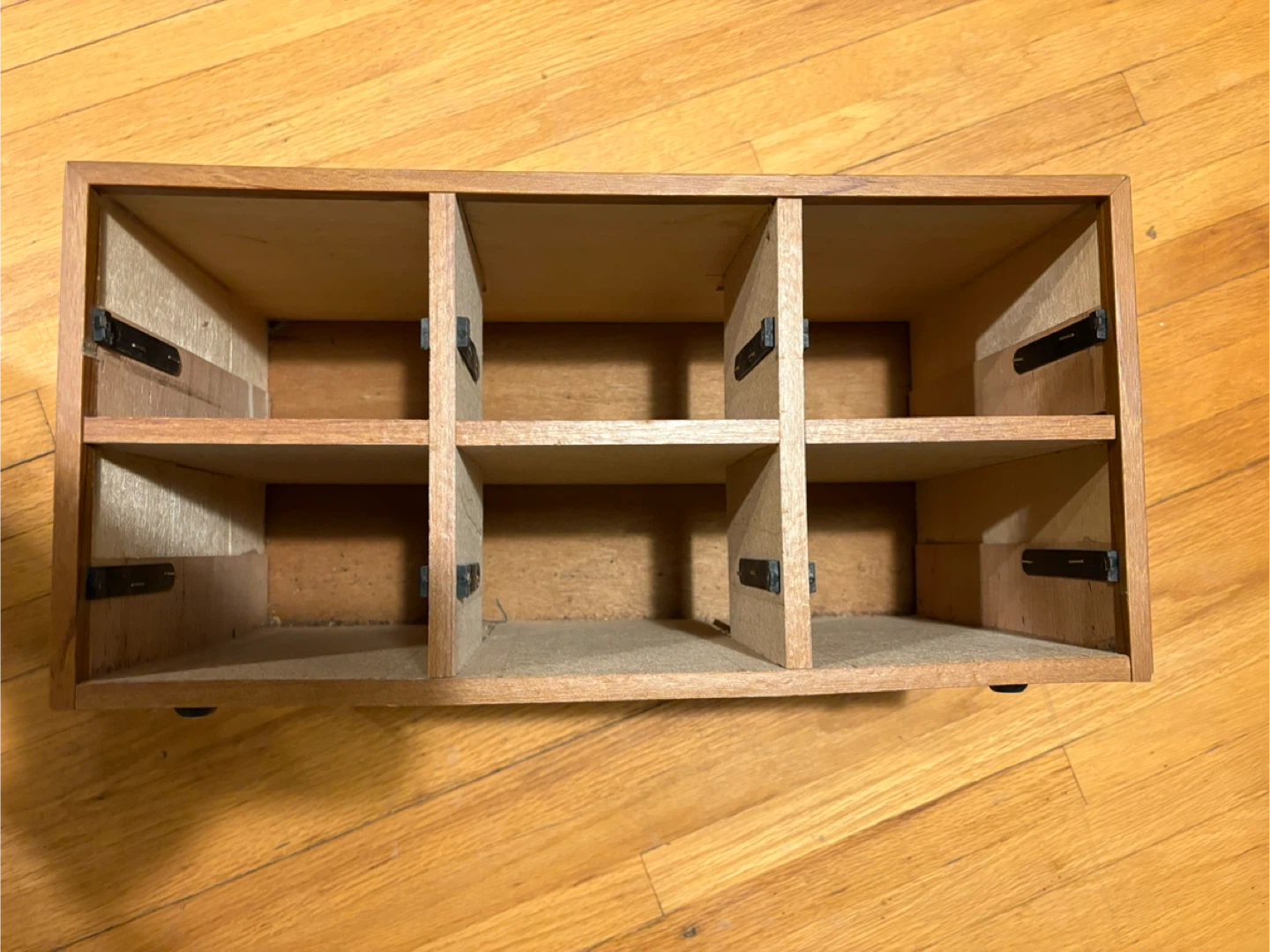 Wooden Shelf with 6 Compartments - photo 3