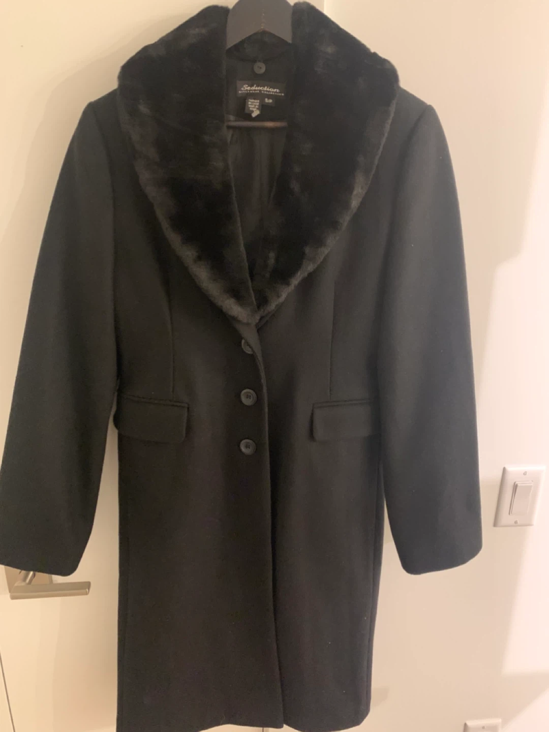 Seduction Black Coat with Faux Fur Collar - photo 2