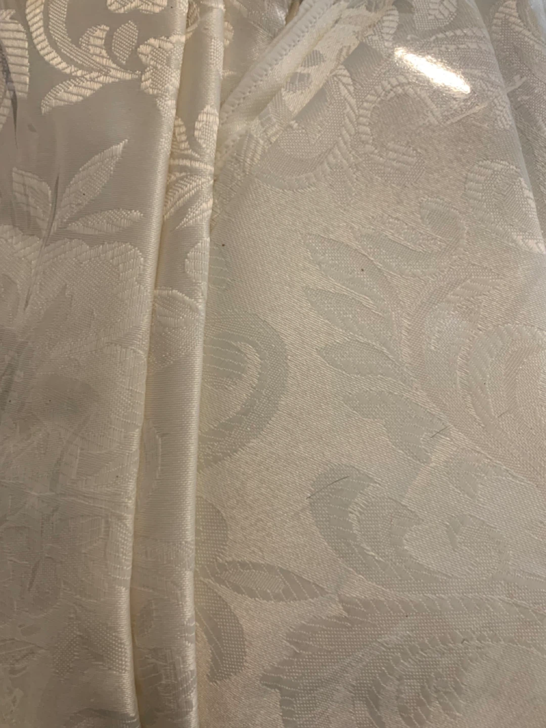Select Edition Tablecloth Set (60x84 in) NEW - photo 2