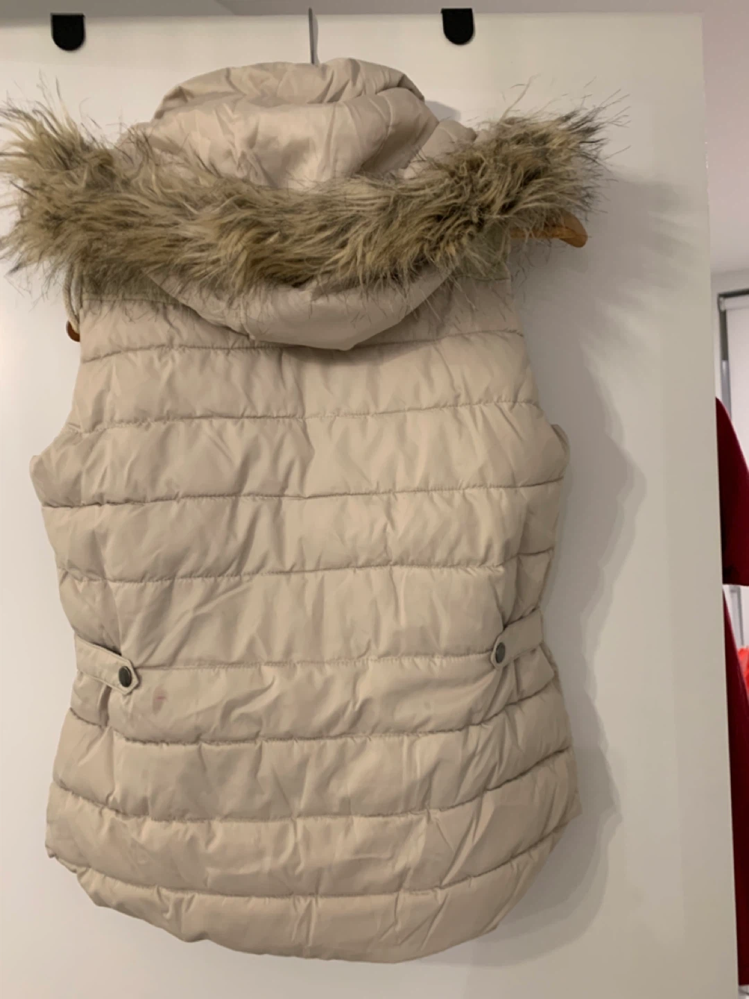 L.O.G.G. Puffer Vest with Faux Fur Hood - Size US 6 - photo 3