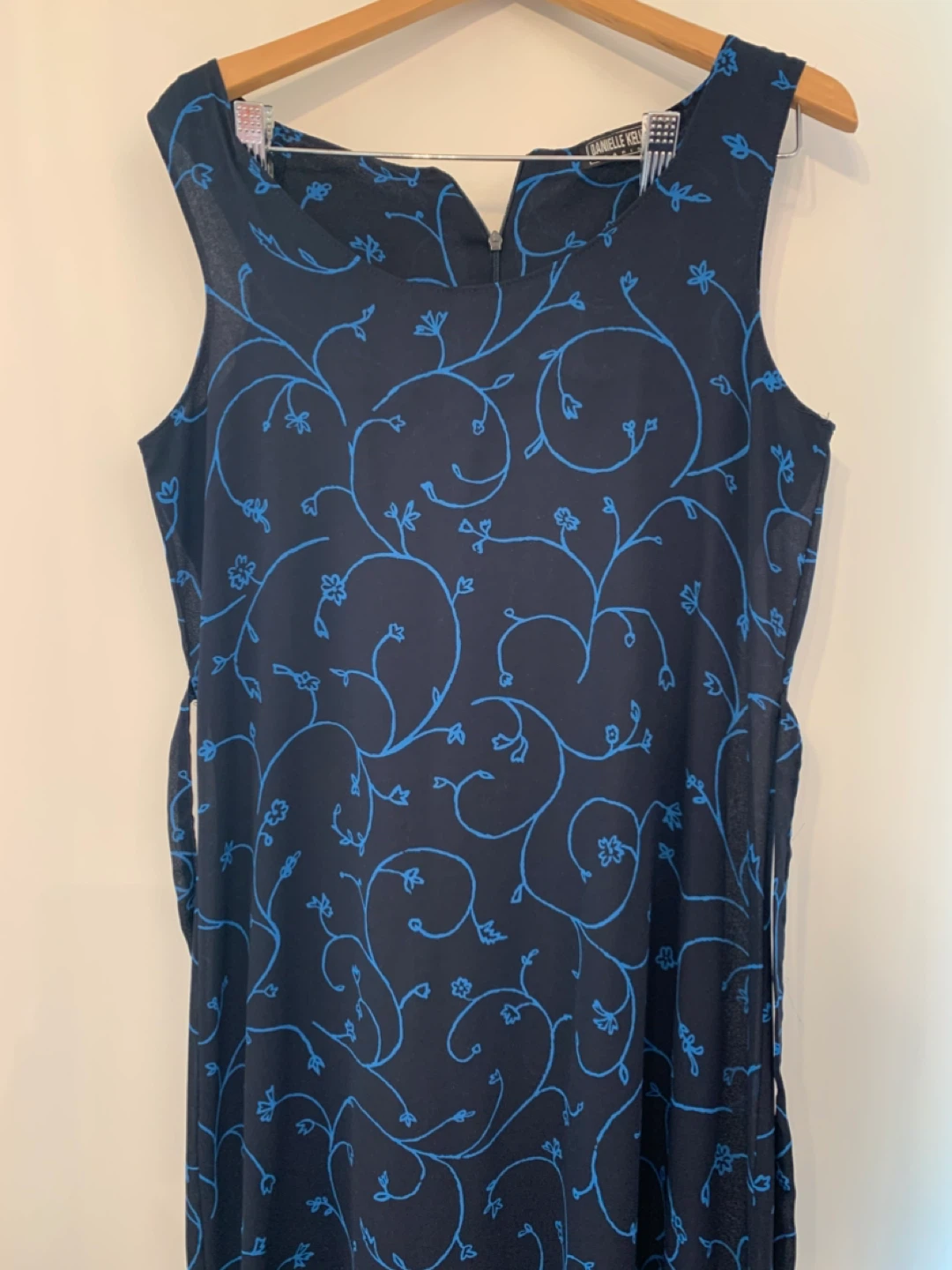 Danielle Kelly Paris  dress , size large - photo 5
