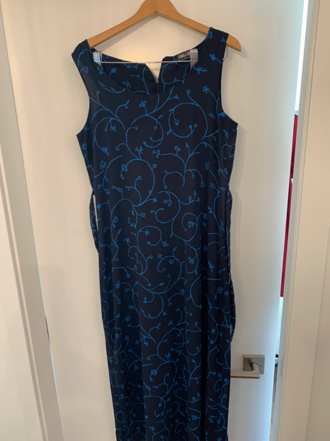 Danielle Kelly Paris  dress , size large - photo 2