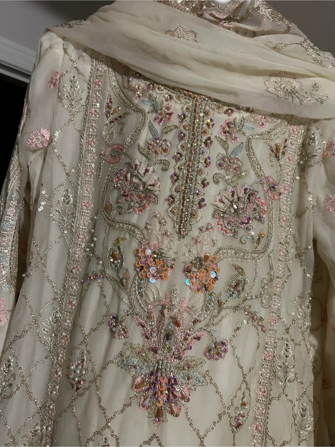 Embroidered Pakistani Salwar Kameez - photo 3