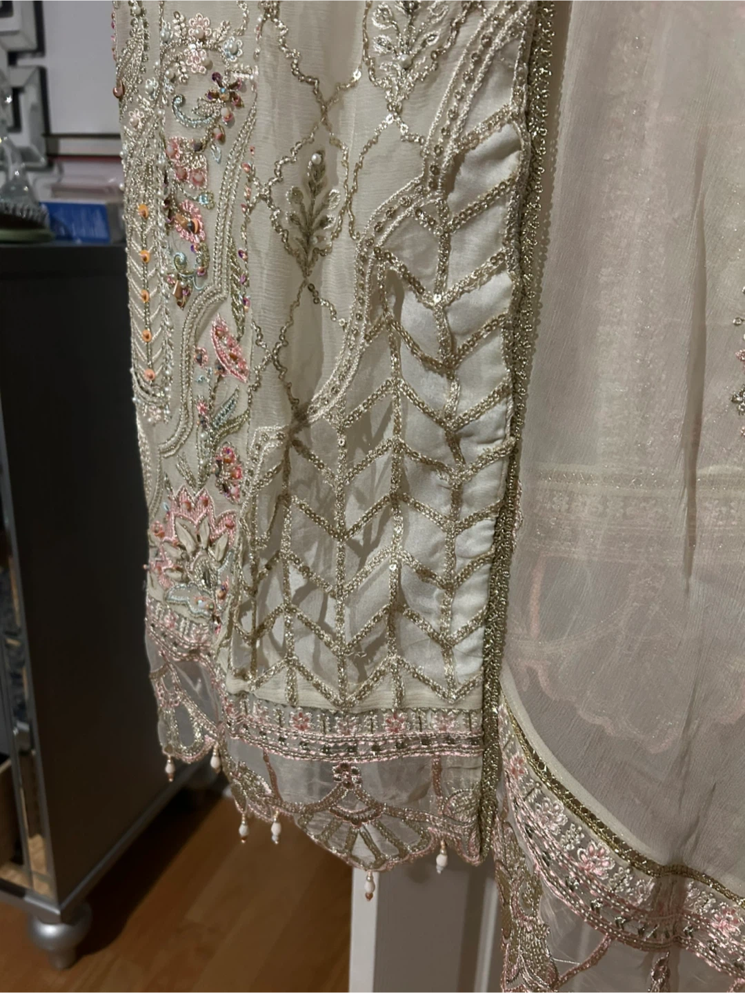Embroidered Pakistani Salwar Kameez - photo 5