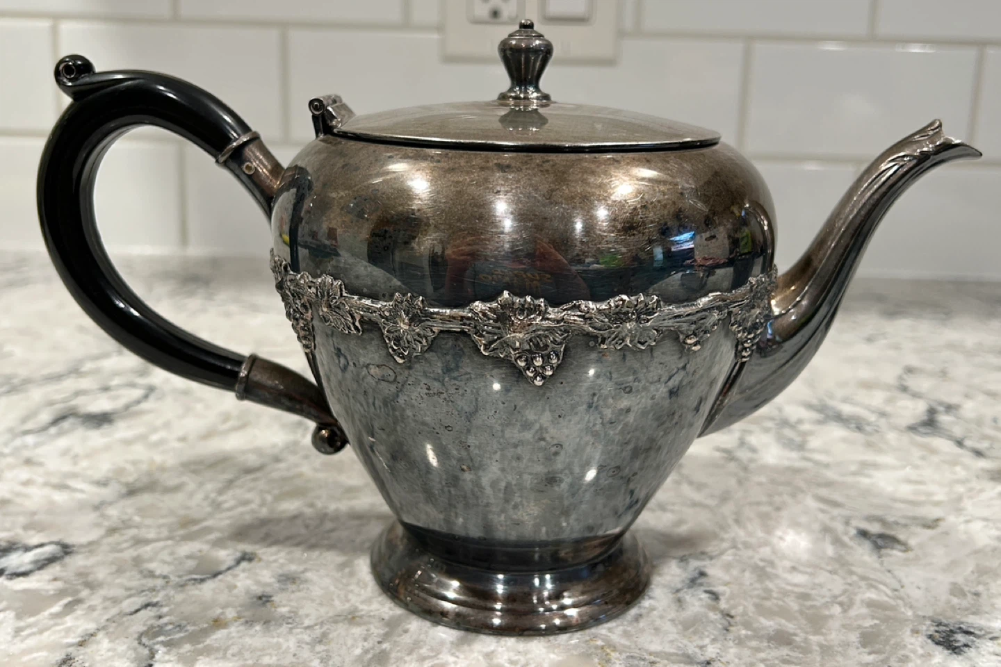 Vintage Wm A Rogers Teapot and Creamer Set - photo 2