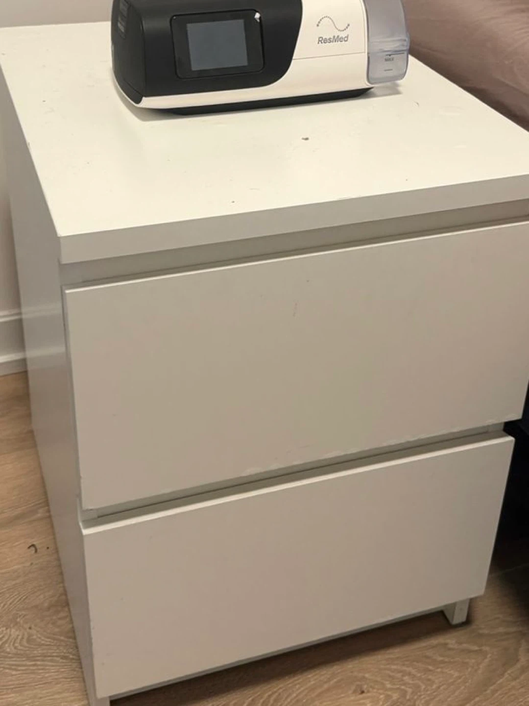 Bed side chest drawer table