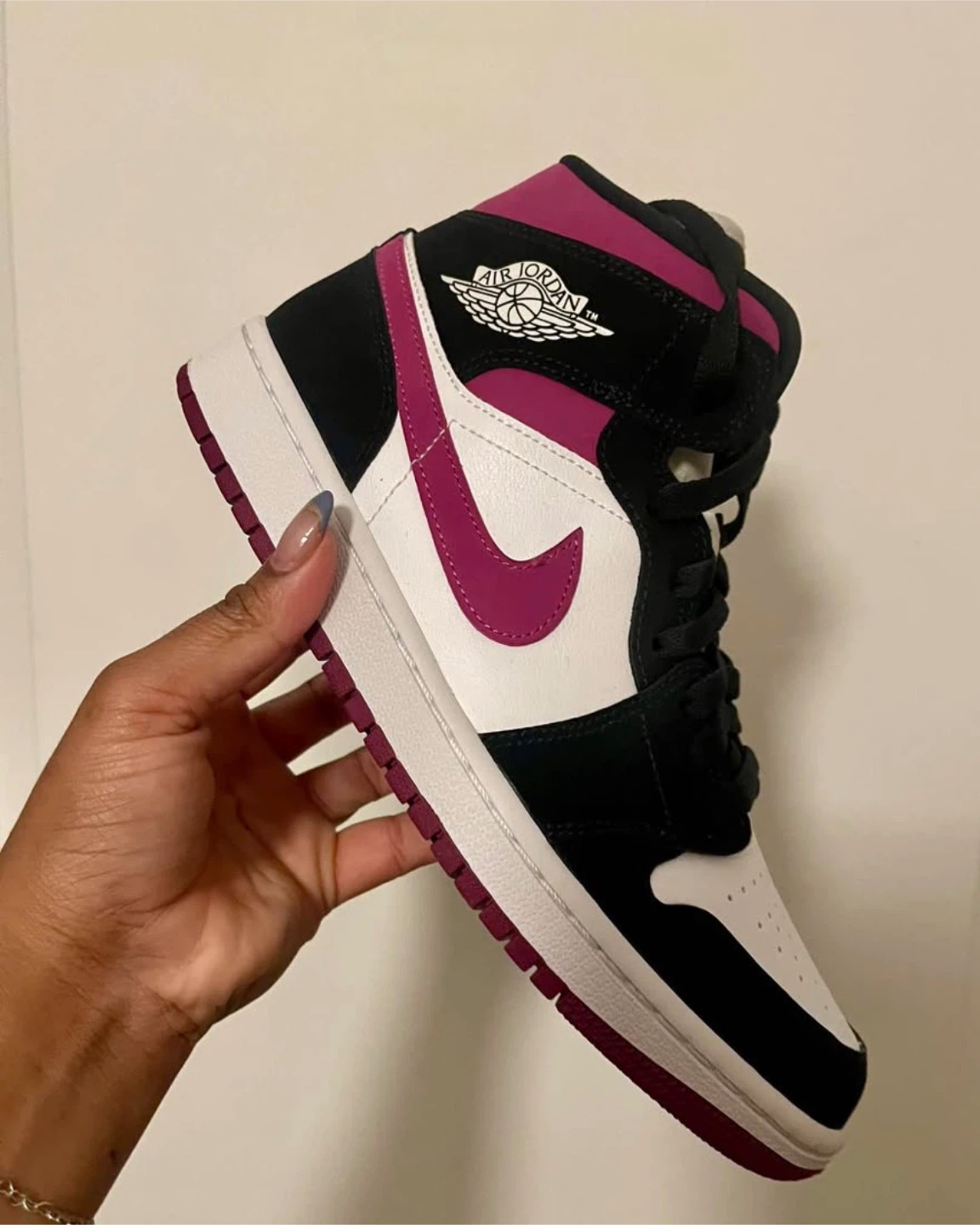 Jordan 1 mids Authentic/various - photo 4