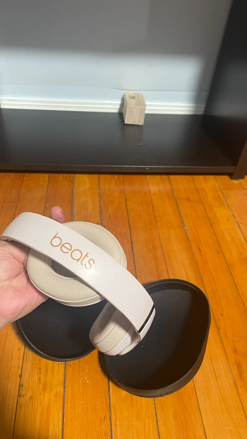 Beats Solo3 Wireless Headphones - Cream/rose gold