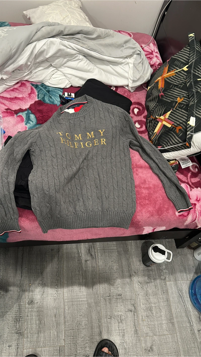 Tommy Hilfiger Grey Sweater