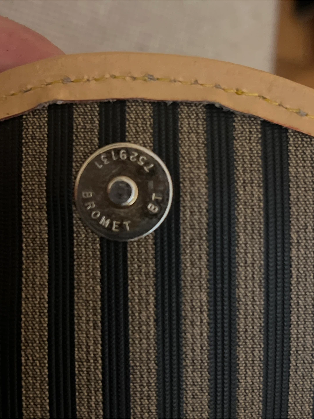 Fendi Striped Clutch VINTAGE. - photo 4