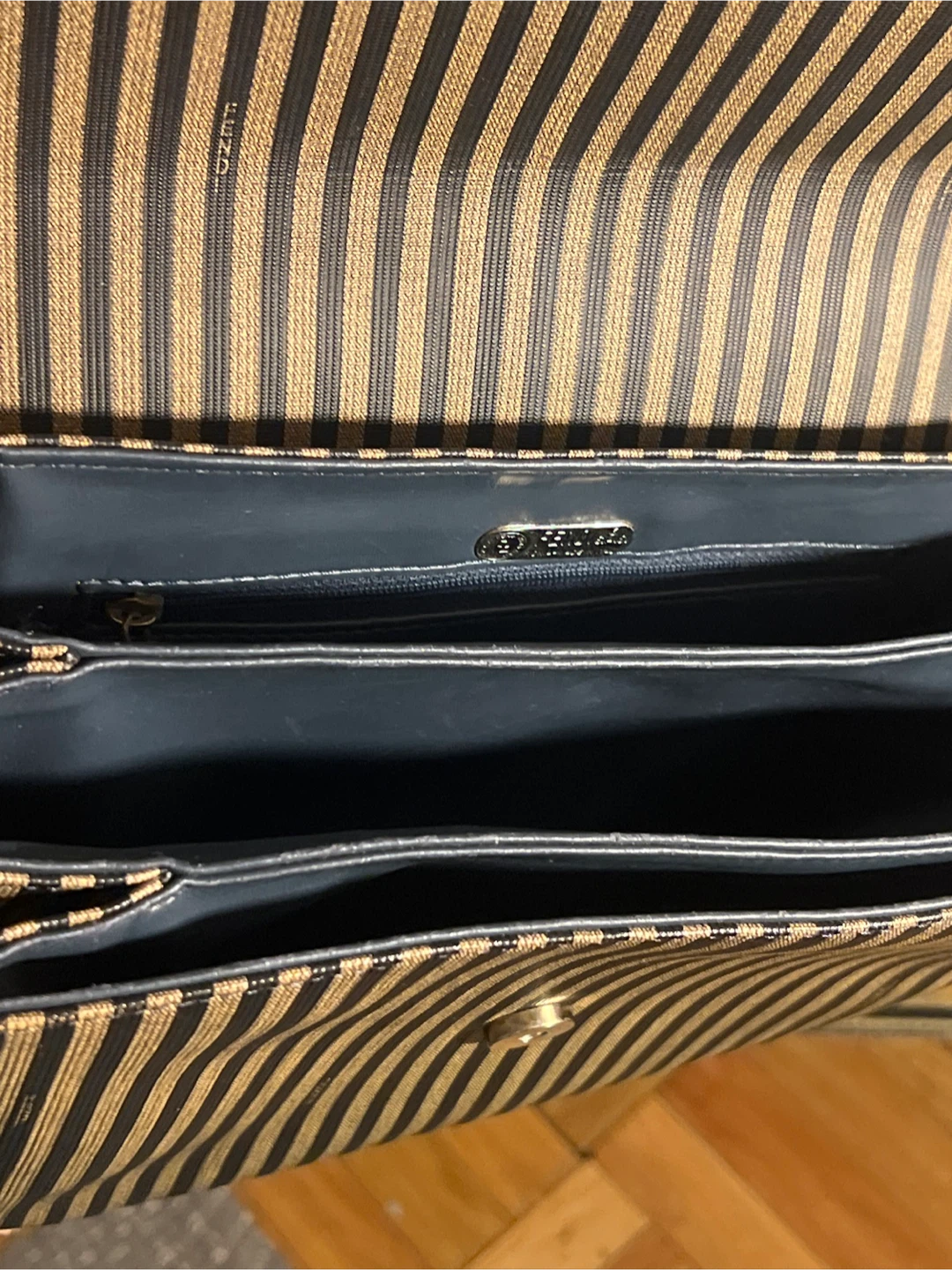 Fendi Striped Clutch VINTAGE. - photo 2