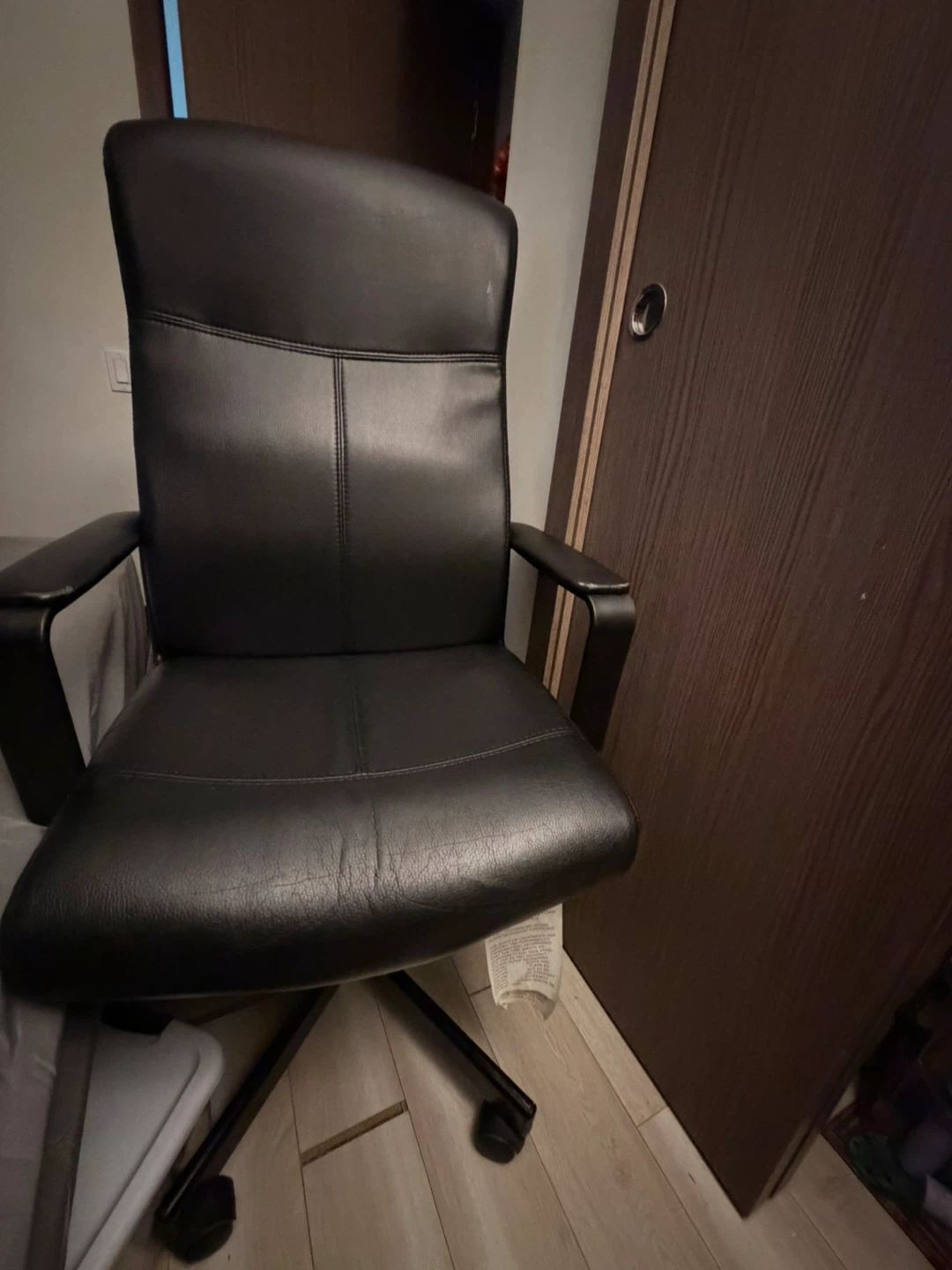 Black Office Chair - photo 2