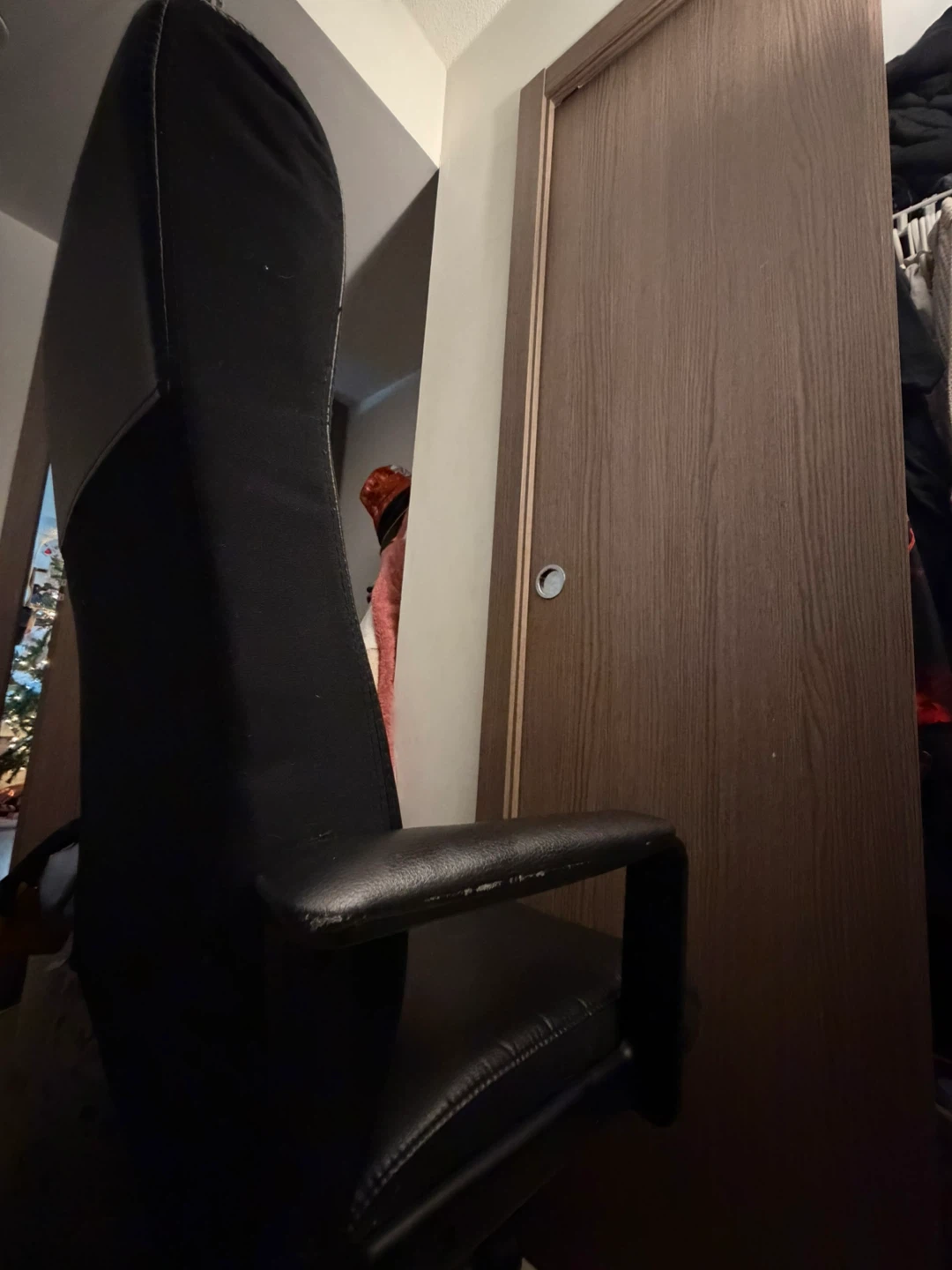 Black Office Chair - photo 5