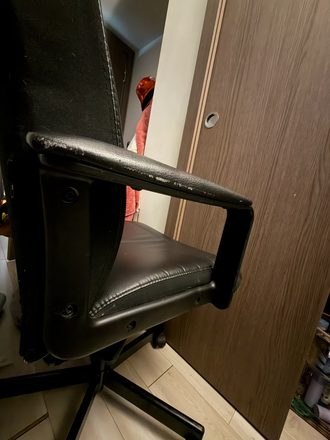 Black Office Chair - photo 4
