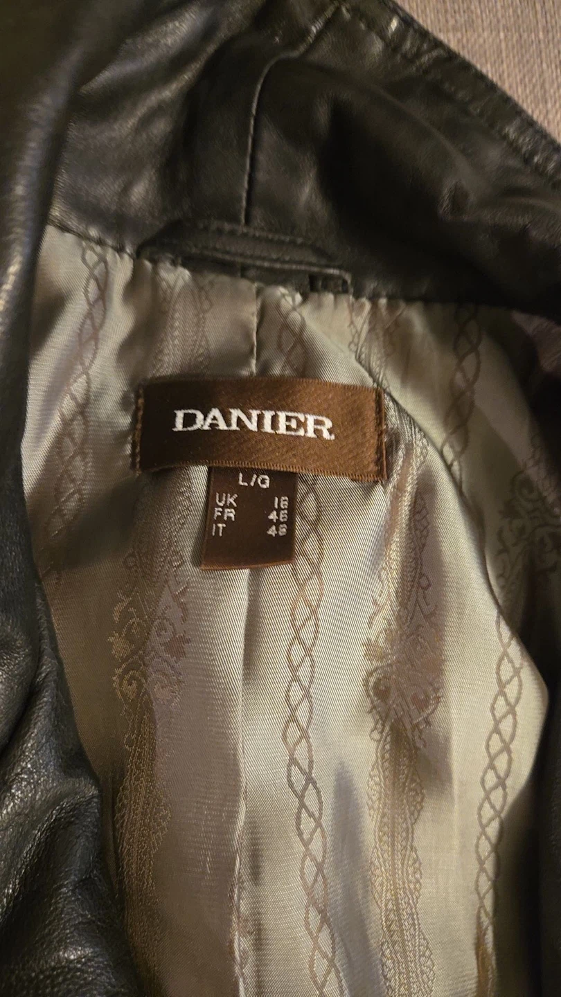 DANIER Leather Jacket - Size LG gifting 🧡 - photo 2