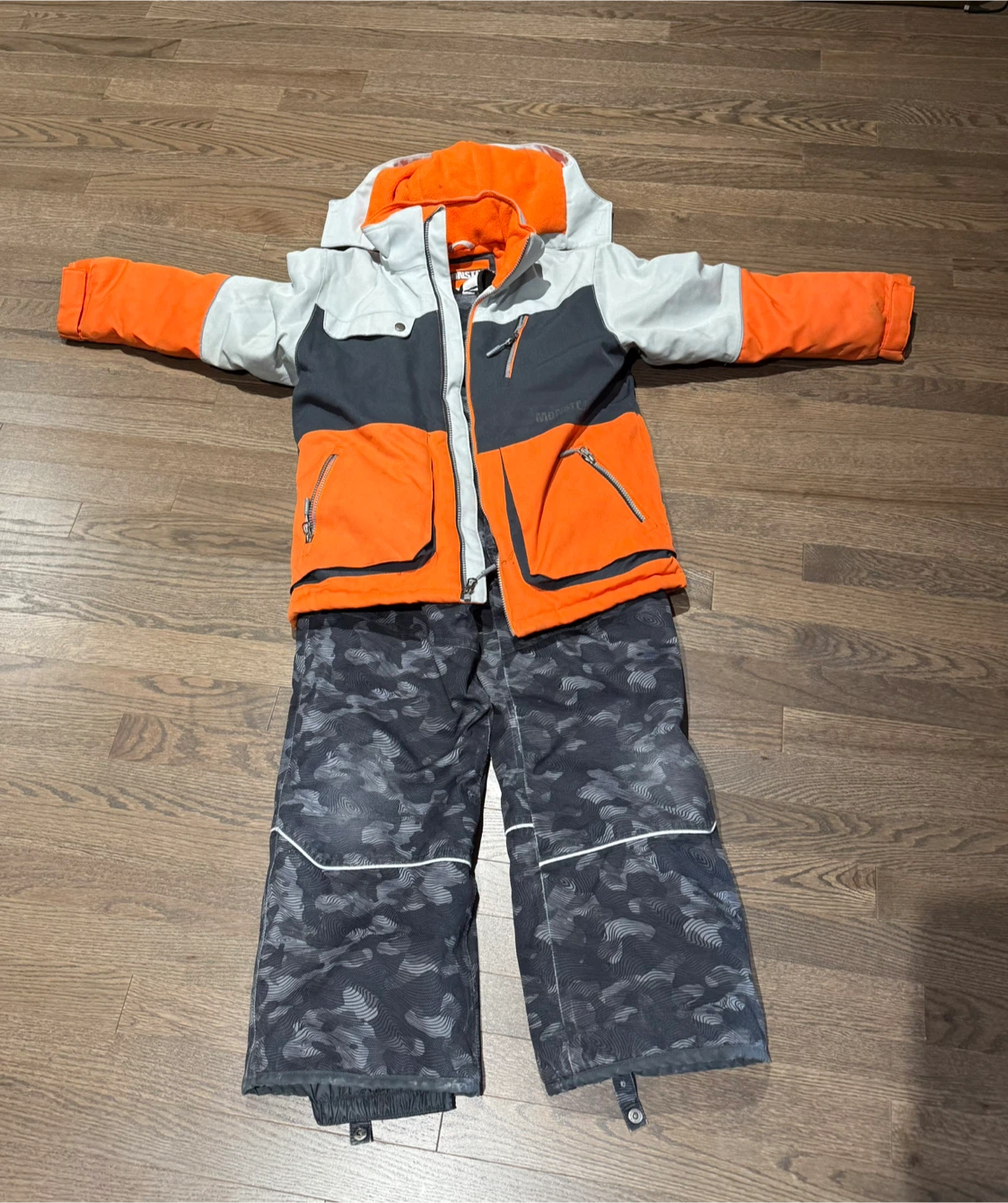 Monster snowsuit - orange/grey (Size 10)