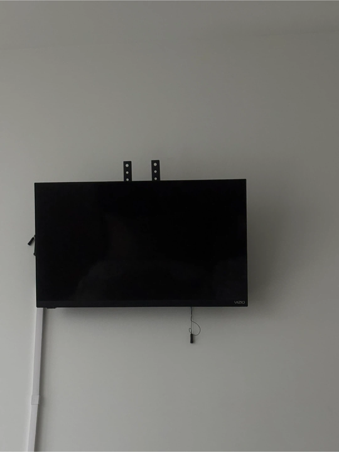 32inch Vizio TV - photo 2