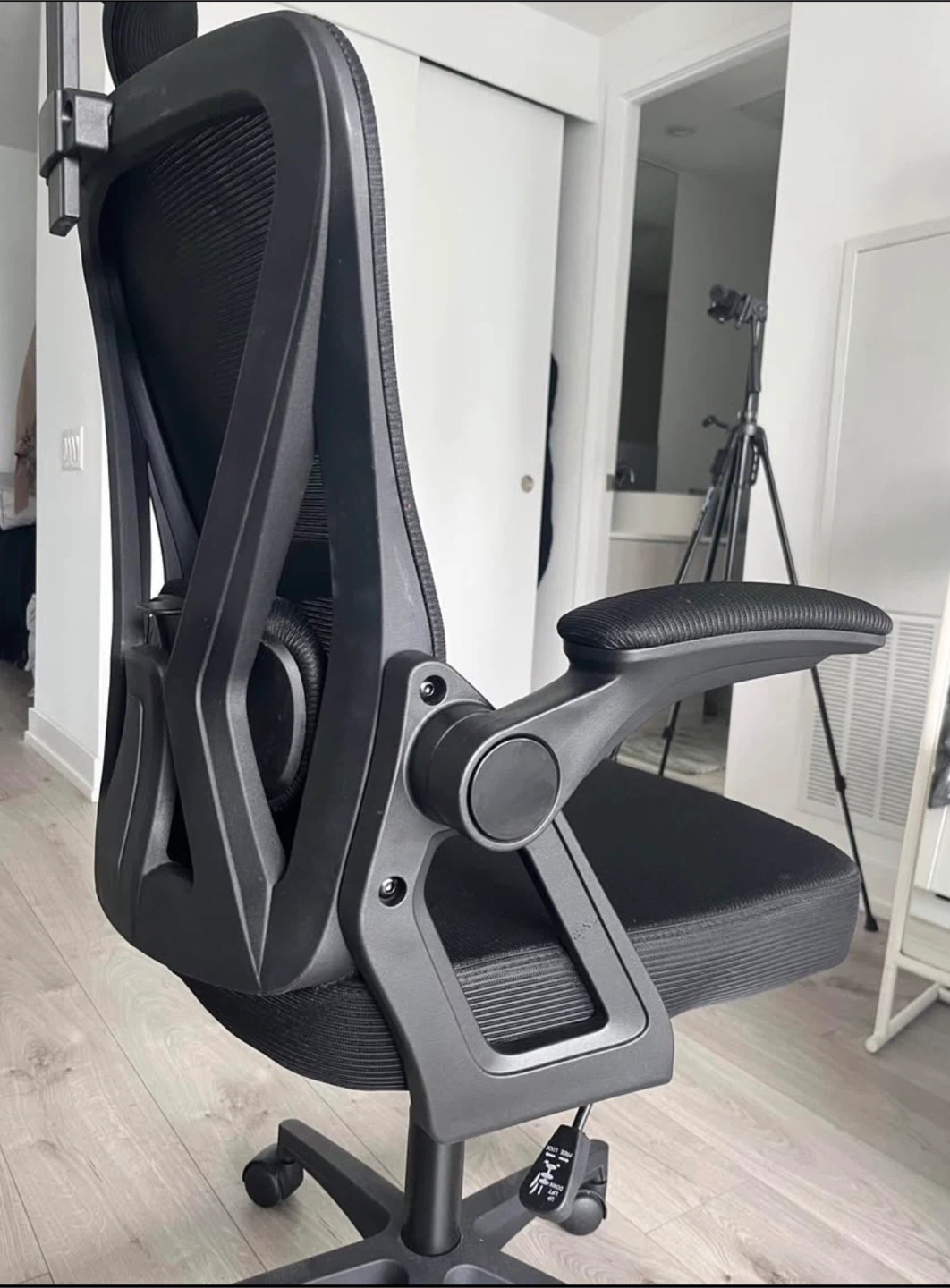Ergonomic Office Chair - Black - photo 2