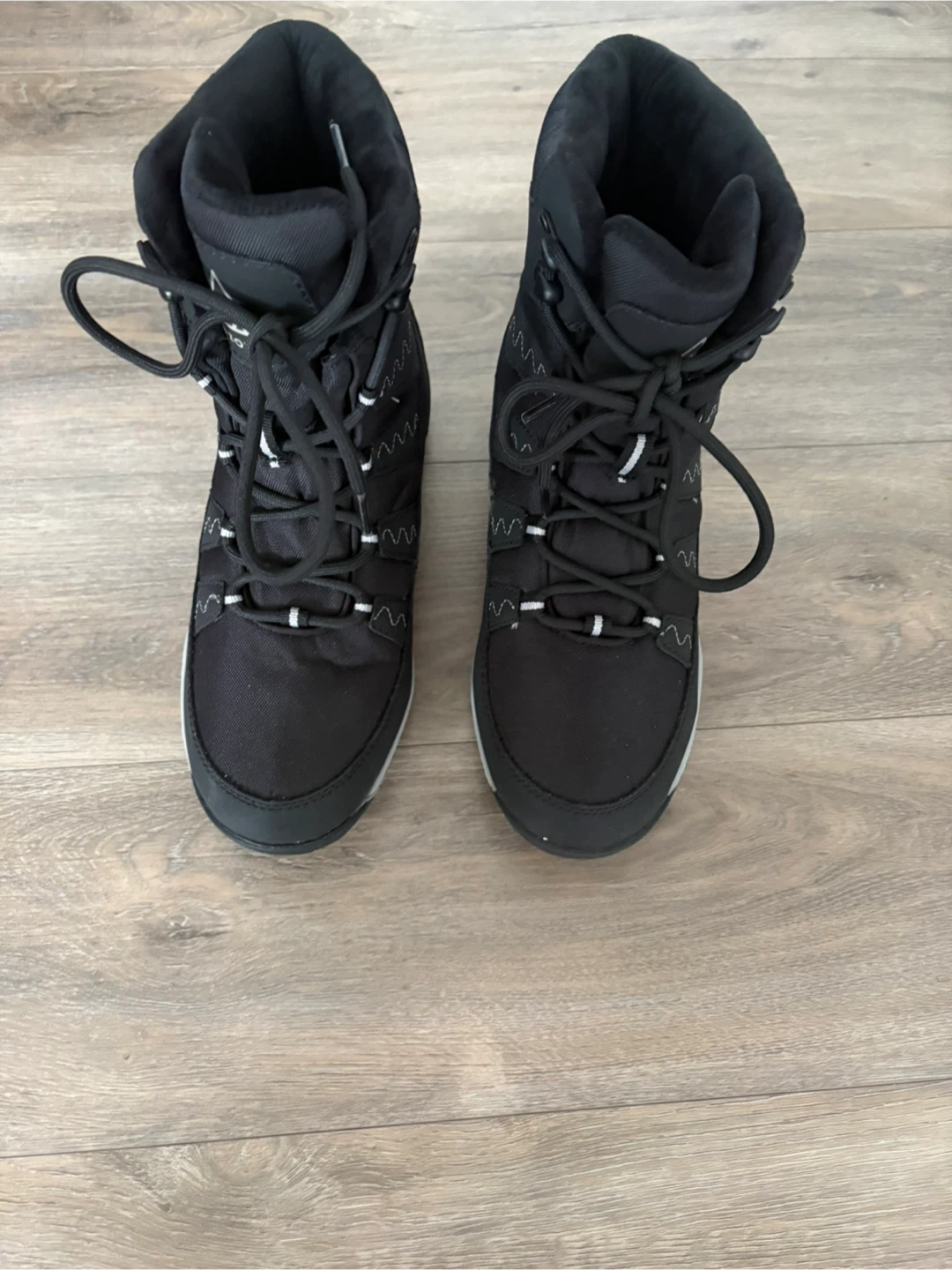 Merrell Snow Boots - Women's Size 8 - photo 2