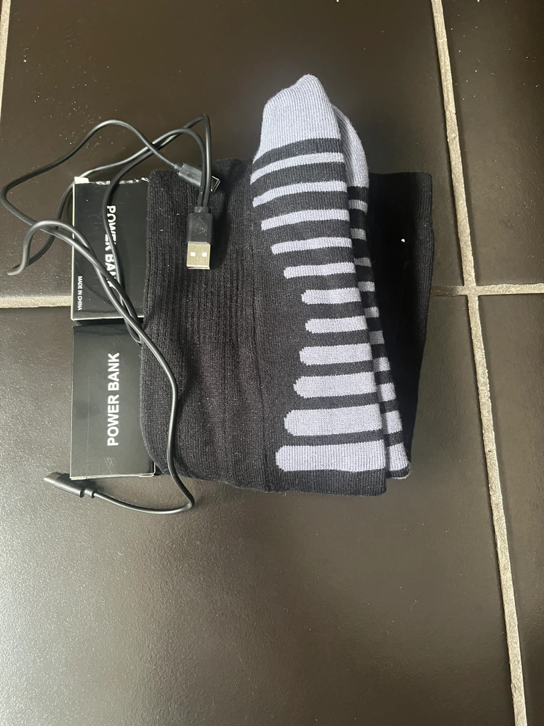 Heated Electric Socks with Power Banks - photo 2