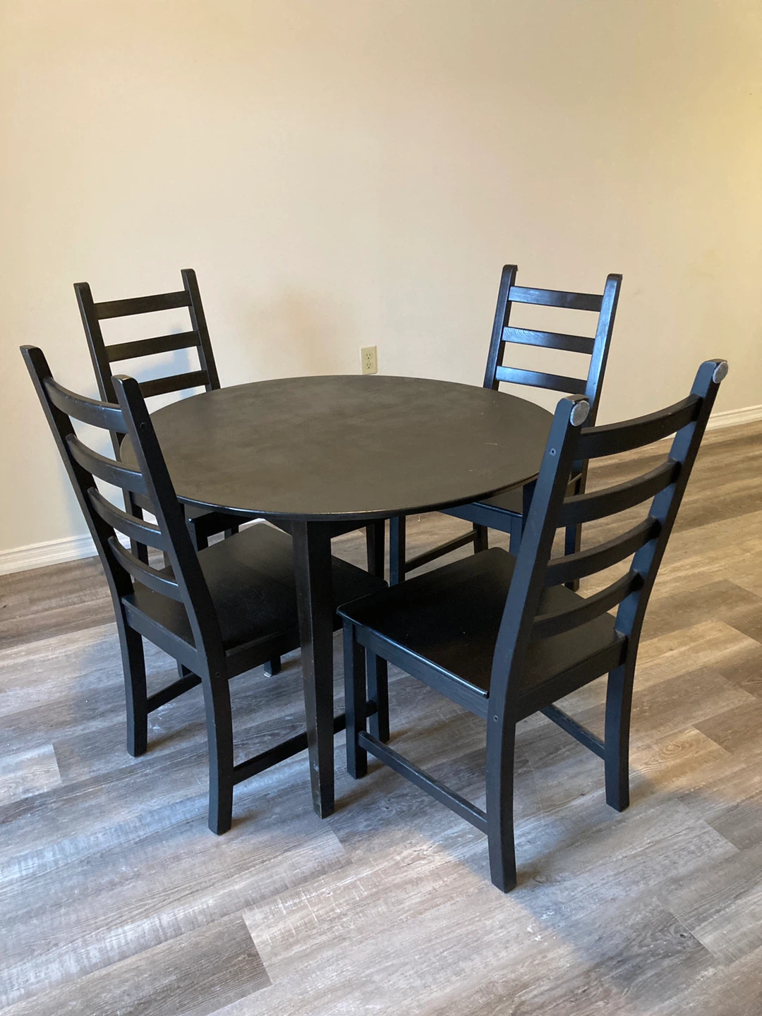 Black Round Dining Table with 4 Chairs