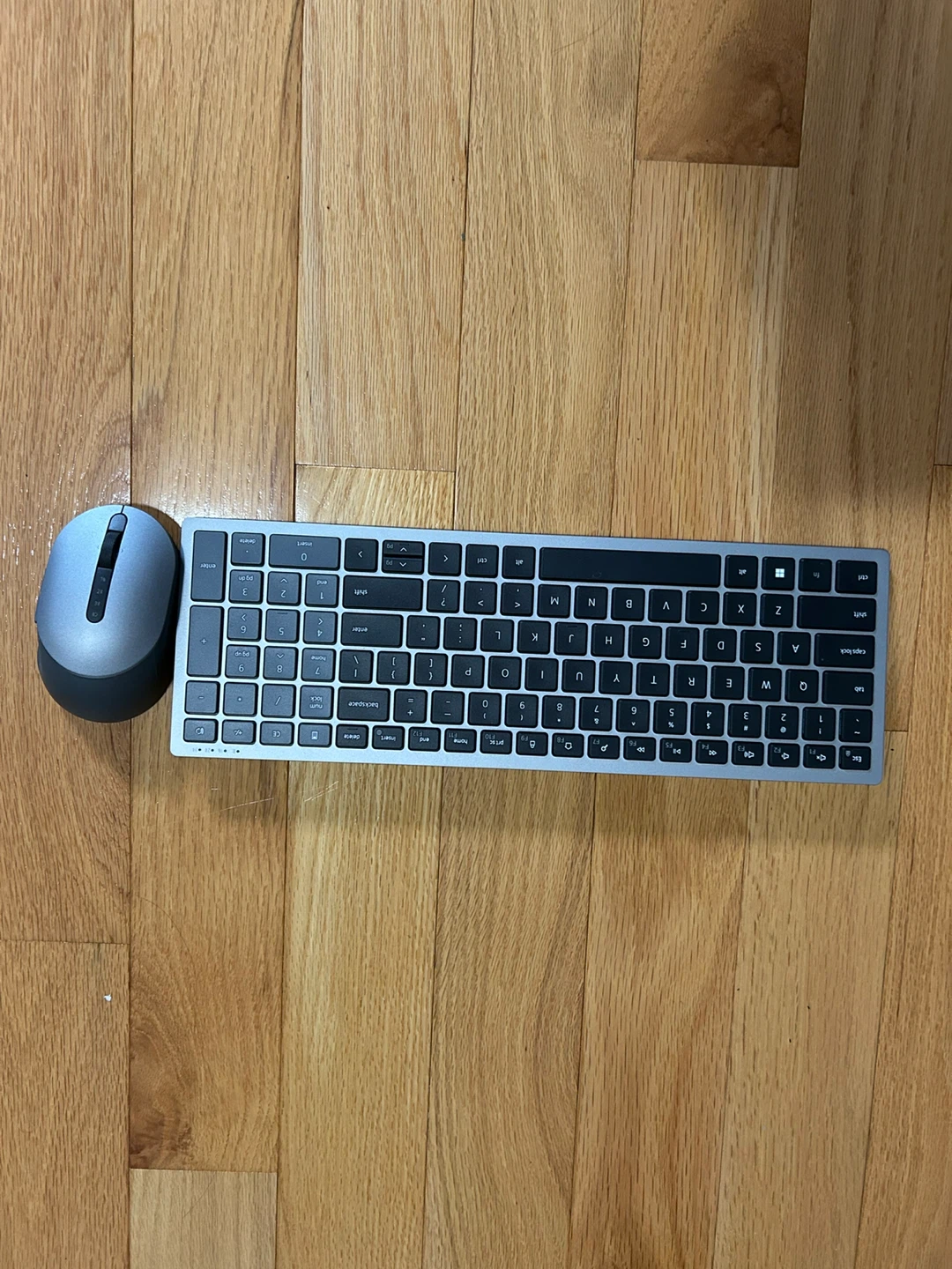 Dell Wireless Keyboard and Mouse - Silver
