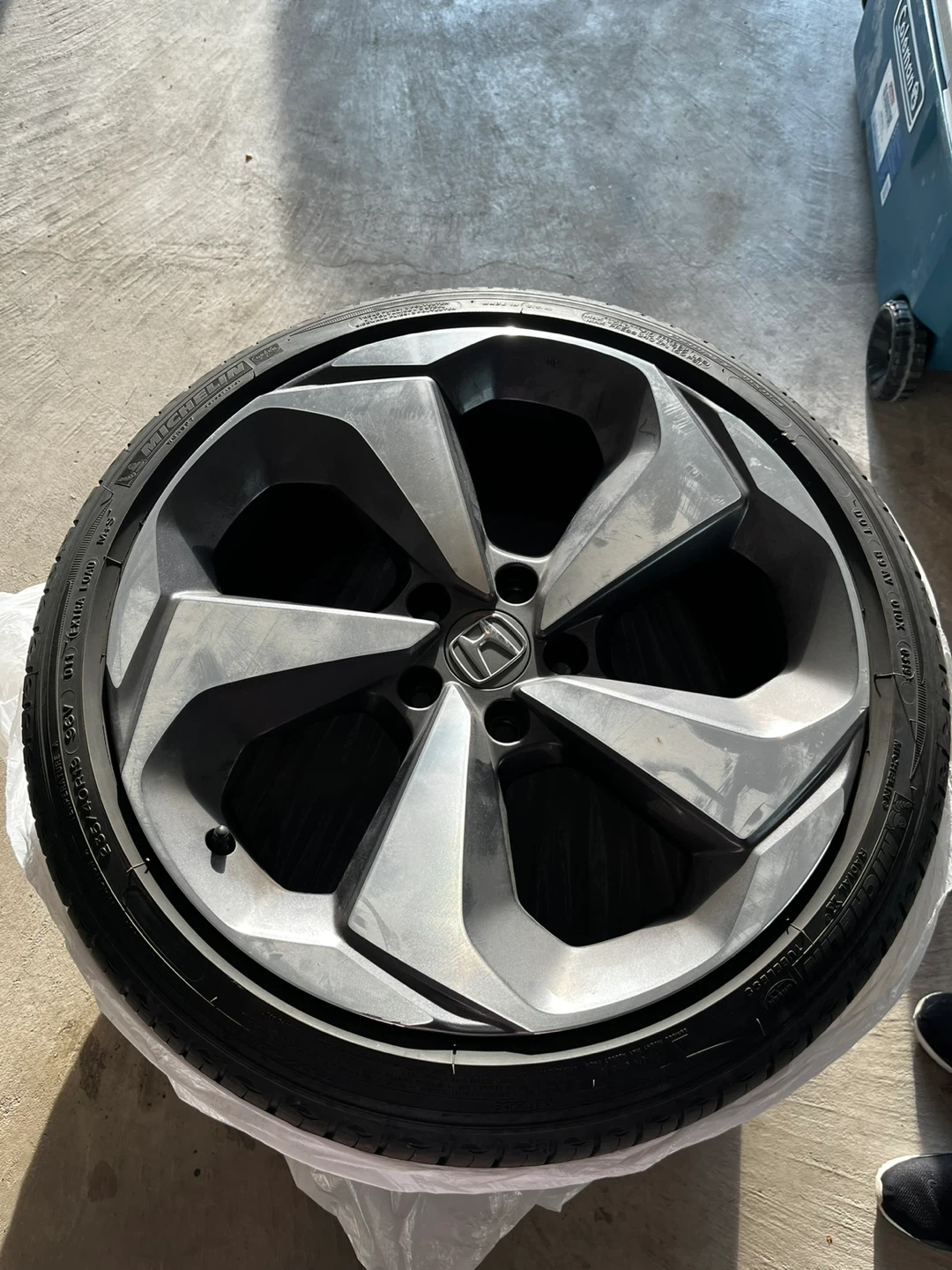 Honda Alloy Wheel 235/40R19 - photo 3