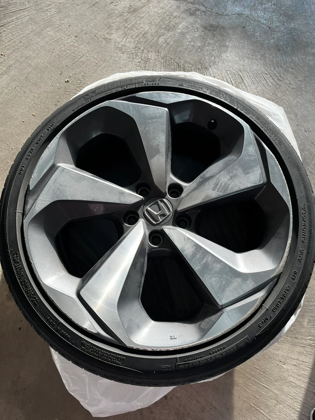 Honda Alloy Wheel 235/40R19 - photo 4